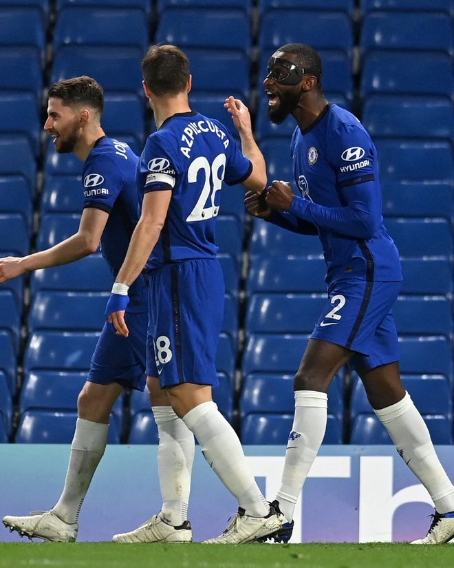 美记：湖人正寻求得到一个3D球员，比如埃利斯或赫伯特·琼斯