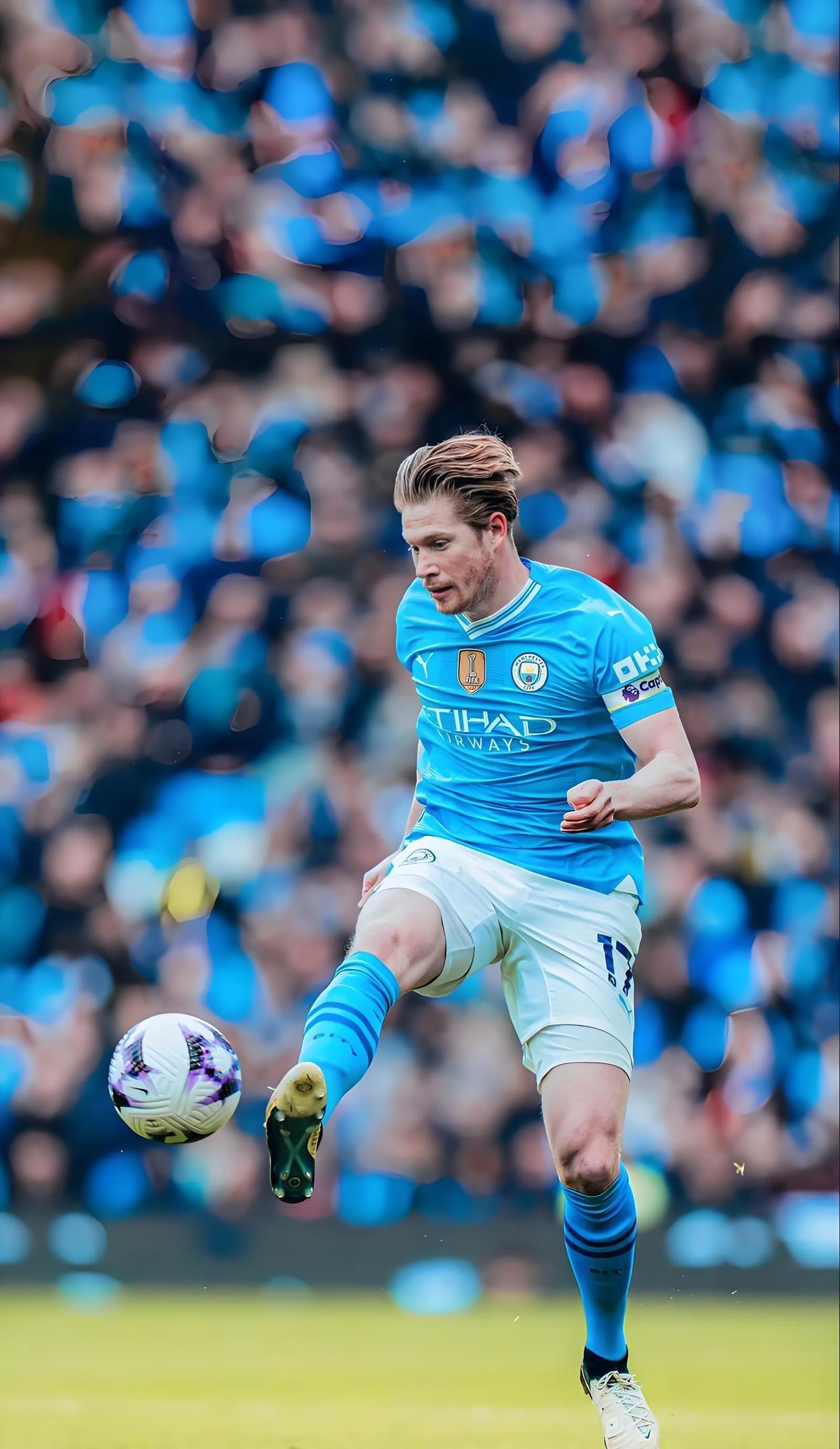 西甲积分榜：巴萨先赛获胜领先皇马4分，马竞两连败暂列第五